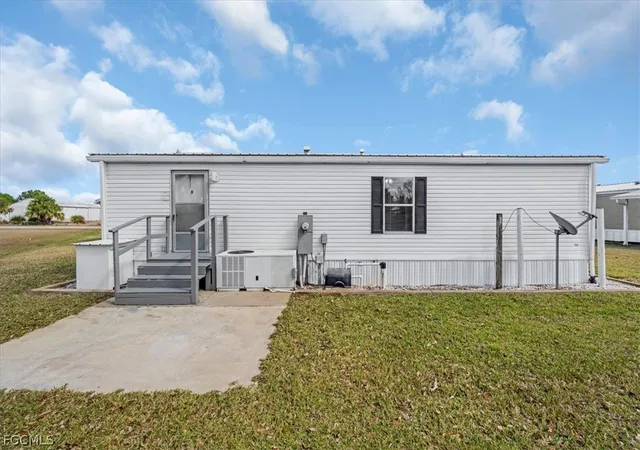 4th image of 1151 Peaceful Ln, Moore Haven, FL 33471 | MLS# 2026010267