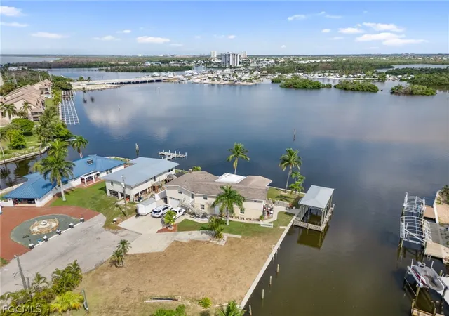 2nd image of 870 Oak St, Fort Myers Beach, FL 33931 | MLS# 2026010270