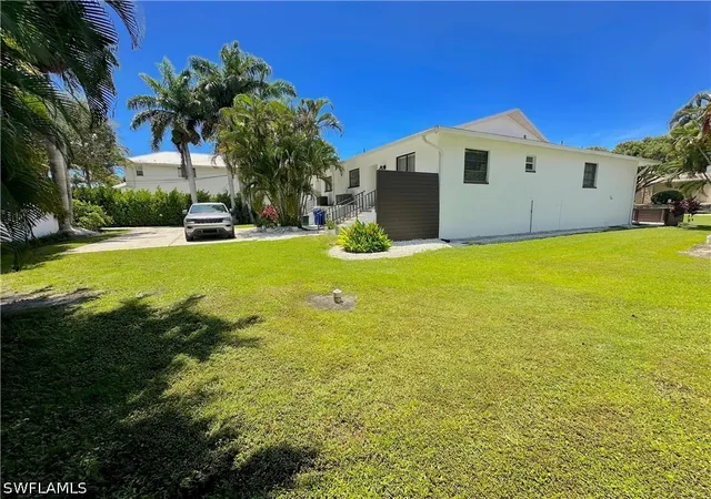 3rd image of 560 9Th Ave S, Naples, FL 34102 | MLS# 226009255