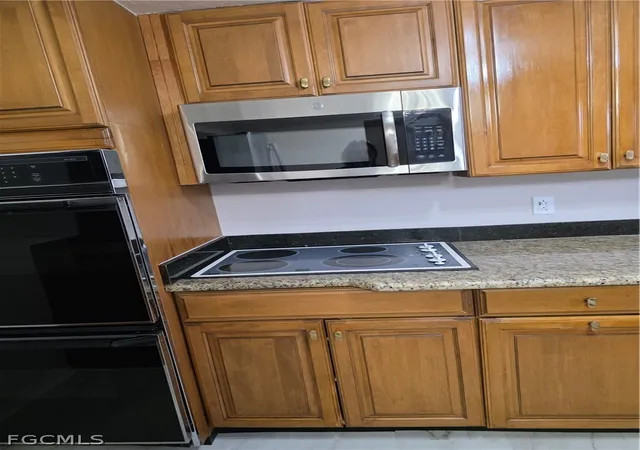Photo 4 of Single family home for sale at 135 Powell Crk Cir, North Fort Myers, FL 33917 | MLS# 2026010384 | Listing updated on 2026-06-27