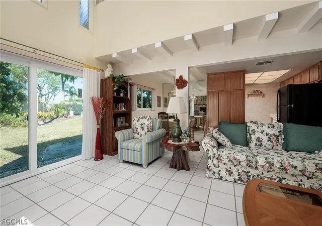 4th image of 4280 Island Cir #C, Fort Myers, FL 33919 | MLS# 2026010406