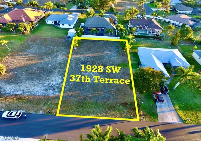 Photo 3 of Sale Pending at 1928 Sw 37th Terrace, Cape Coral, FL 33914 | MLS# 2026010434 | Listing updated on 2026-09-29