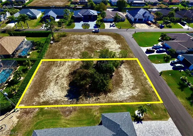 Photo 3 of Sale Pending at 1727 SW 39th Street, Cape Coral, FL 33914 | MLS# 2026010439 | Listing updated on 2026-09-29