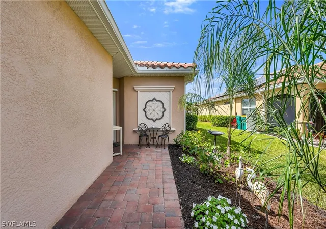 4th image of 2543 Vine Ave, Naples, FL 34120 | MLS# 226006790