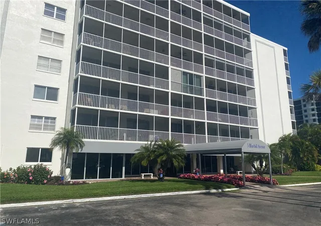 2nd image of 5 Bluebill Ave #101, Naples, FL 34108 | MLS# 226004439
