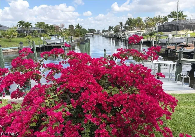 Photo 3 of Sale Pending at 1721 Se 29th Lane, Cape Coral, FL 33904 | MLS# 2026010567 | Listing updated on 2026-07-09