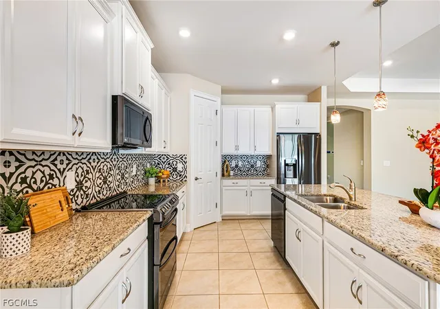 5th image of 3028 Royal Gardens Ave, Fort Myers, FL 33916 | MLS# 2026010622