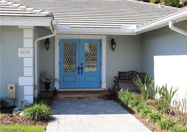 2nd image of 606 Park Shore Dr, Naples, FL 34103 | MLS# 226007561