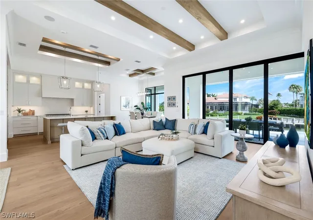 Photo 4 of Single family home for sale at 960 Iris Ct, Marco Island, FL 34145 | MLS# 226009726 | Listing updated on 2026-07-15