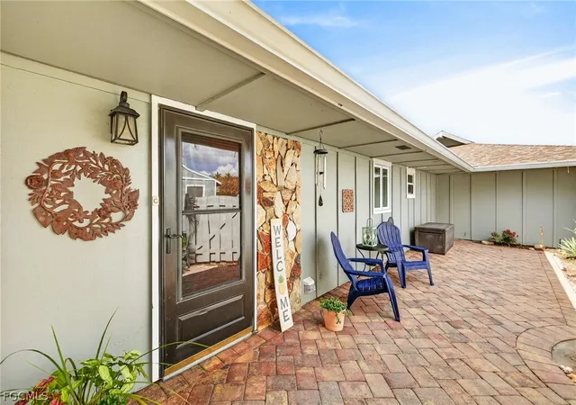4th image of 4257 Island Cir, Fort Myers, FL 33919