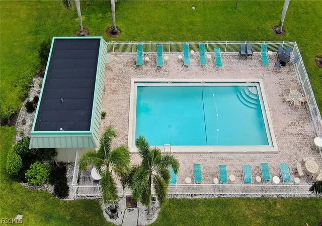 2nd image of 6725 Winkler Rd, Fort Myers, FL 33919