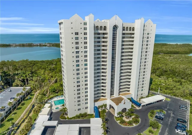 4th image of 5550 Heron Pt Dr, Naples, FL 34108
