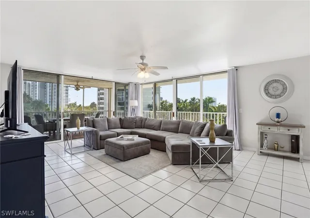 5th image of 5550 Heron Pt Dr, Naples, FL 34108