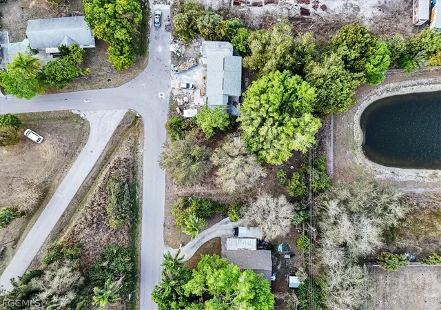 Photo 2 of Sale Pending at 407 Baltimore Ave, Fort Myers, FL 33905 | MLS# 2026010979 | Listing updated on 2026-06-27
