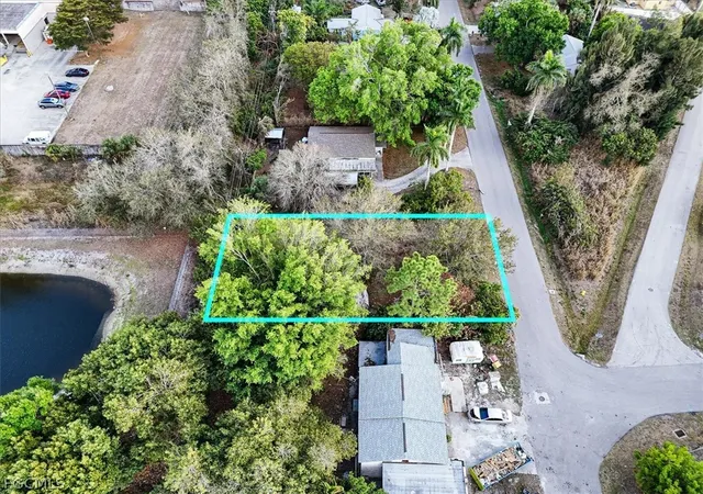 Photo 4 of Sale Pending at 407 Baltimore Ave, Fort Myers, FL 33905 | MLS# 2026010979 | Listing updated on 2026-06-27