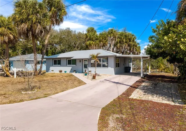 Photo 1 of Single family home for sale at 1006 April Ln, North Fort Myers, FL 33903 | MLS# 2026010992 | Listing updated on 2026-07-21