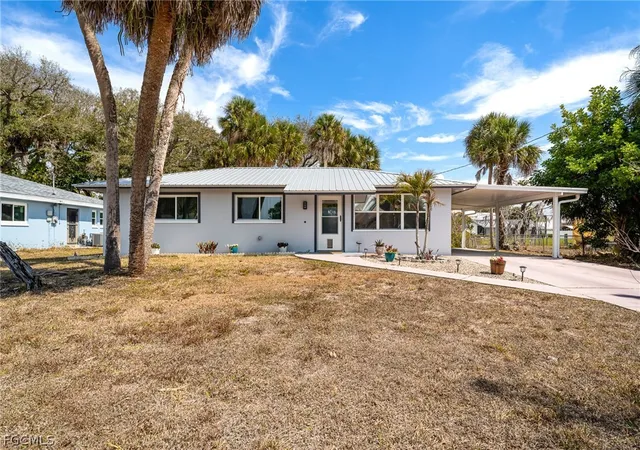 Photo 2 of Single family home for sale at 1006 April Ln, North Fort Myers, FL 33903 | MLS# 2026010992 | Listing updated on 2026-07-21