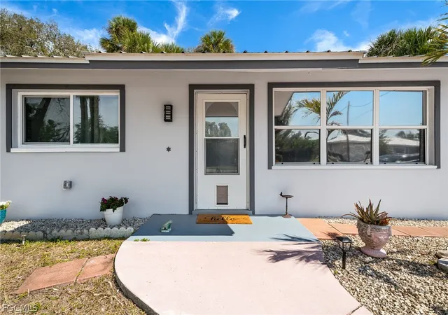 Photo 3 of Single family home for sale at 1006 April Ln, North Fort Myers, FL 33903 | MLS# 2026010992 | Listing updated on 2026-07-21