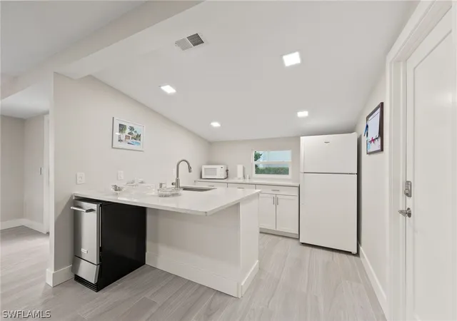 48th image of 2880 Gulf Shore Blvd N #410, Naples, FL 34103 | MLS# 226009835