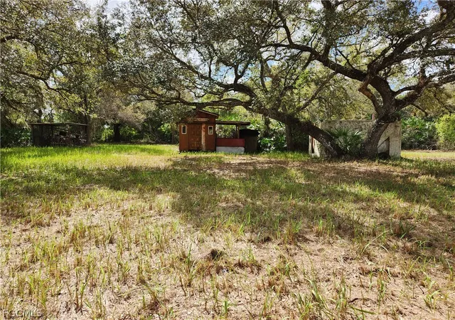 4th image of 1975 Phillips Rd, Fort Denaud, FL 33935 | MLS# 2026011051