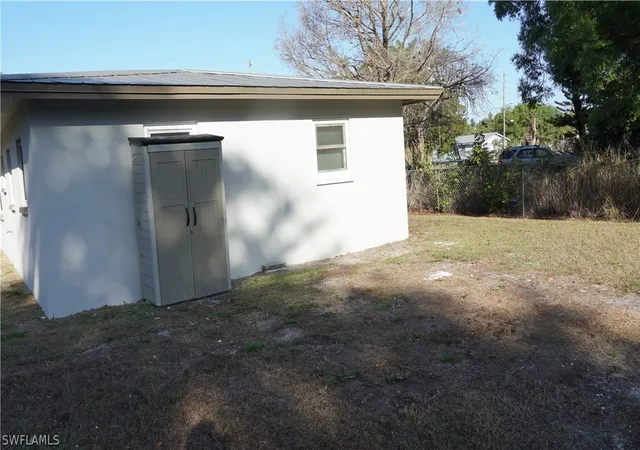 4th image of 1159 Polk St, Fort Myers, FL 33916 | MLS# 226010052