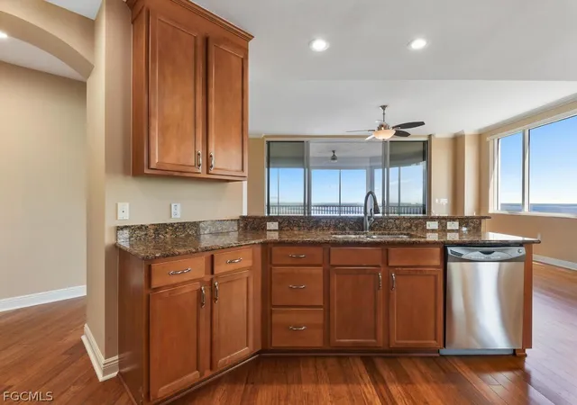 4th image of 2104 W 1St St #2304, Fort Myers, FL 33901 | MLS# 2026011325