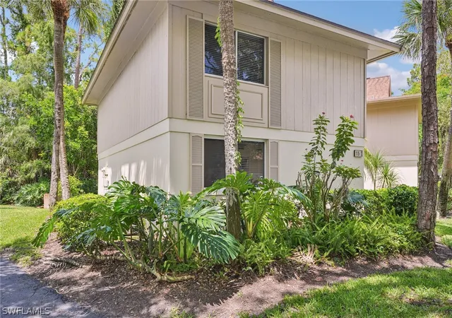 2nd image of 15 Bob Over Link Ct, Naples, FL 34105