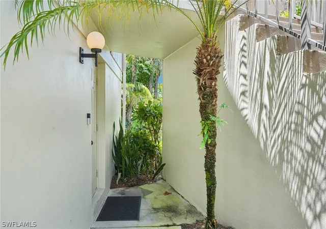 3rd image of 15 Bob Over Link Ct, Naples, FL 34105