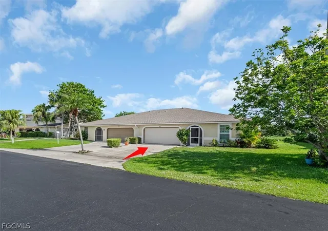 Photo 3 of Townhouse for sale at 20013 Petrucka Cir N, Lehigh Acres, FL 33936 | MLS# 2026011529 | Listing updated on 2026-04-15