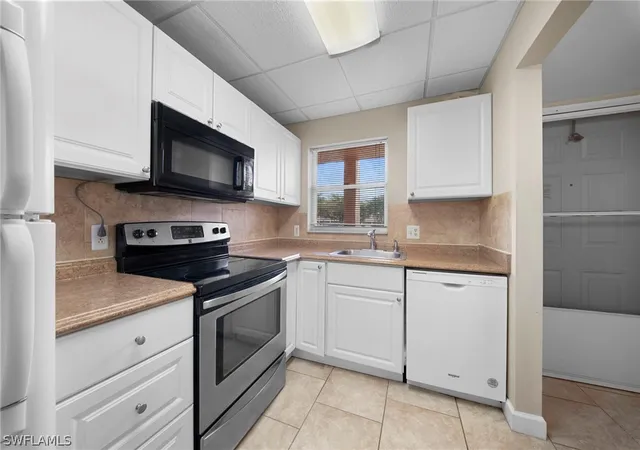 4th image of 170 Turtle Lake Ct #109, Naples, FL 34105 | MLS# 226010317
