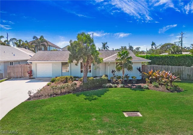 Photo 3 of Single family home for sale at 800 100th Avenue N, Naples, FL 34108 | MLS# 226010371 | Listing updated on 2026-03-26