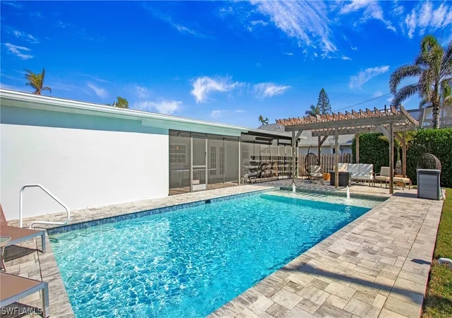 Photo 4 of Single family home for sale at 800 100th Avenue N, Naples, FL 34108 | MLS# 226010371 | Listing updated on 2026-03-26