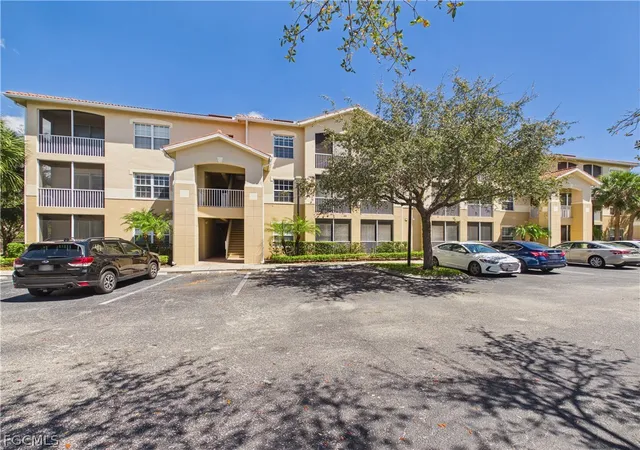 2nd image of 9015 Colby Dr, Fort Myers, FL 33919