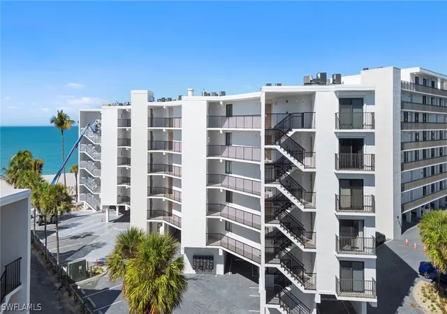 Listing Photo 3 - Condo for sale in building located at 25820 Hickory Blvd, Bonita Springs, FL 34134 - Unit #402