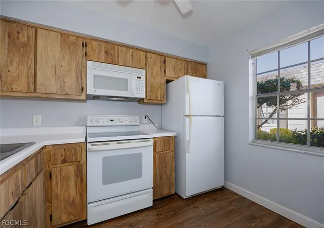 Photo 3 of Townhouse for sale at 9303 Lennex Ln, Fort Myers, FL 33919 | MLS# 2026011981 | Listing updated on 2026-10-01