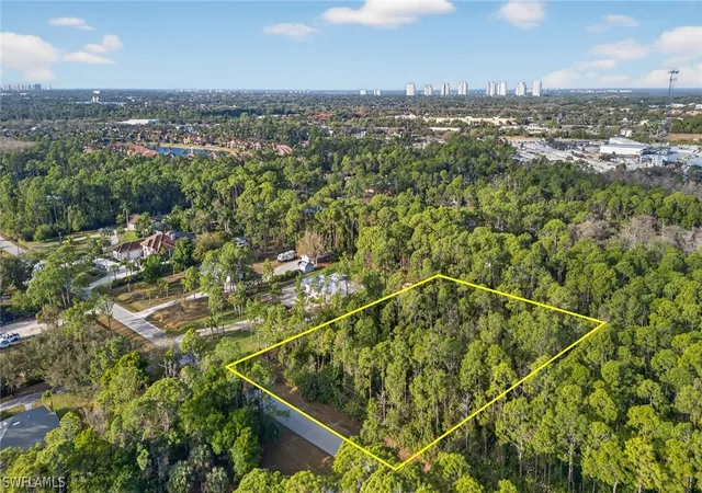 4th image of 25210 Papillion Dr, Bonita Springs, FL 34135 | MLS# 226010245