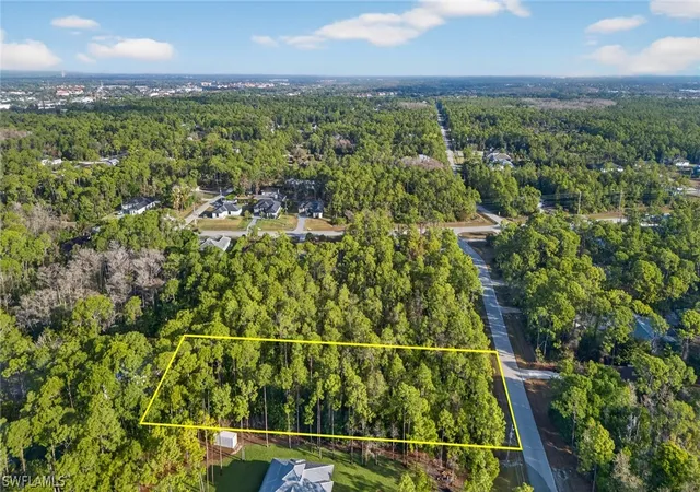 5th image of 25210 Papillion Dr, Bonita Springs, FL 34135 | MLS# 226010245