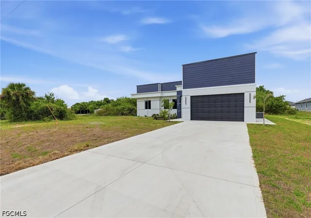 1st image of 3004 Iris Cir, Labelle, FL 33935 | MLS# 2026012238