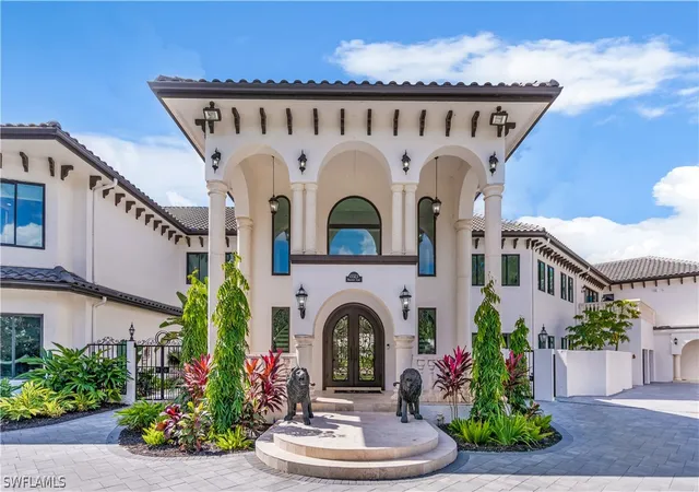 Photo 4 of Single family home for sale at 13323 Rosewood Ln, Naples, FL 34119 | MLS# 226010968 | Listing updated on 2026-06-14