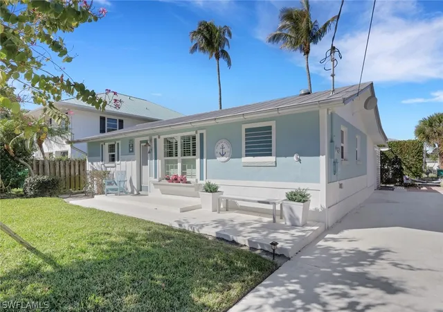 Photo 2 of Single family home for sale at 1293 Rainbow Ct, Naples, FL 34110 | MLS# 226010886 | Listing updated on 2026-09-01