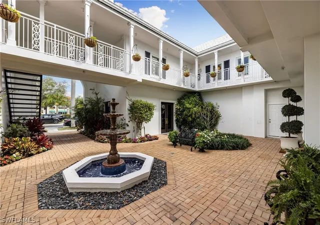 Listing Photo 4 - Condo for sale in building located at 292 14Th Ave S, Naples, FL 34102 - Unit #A