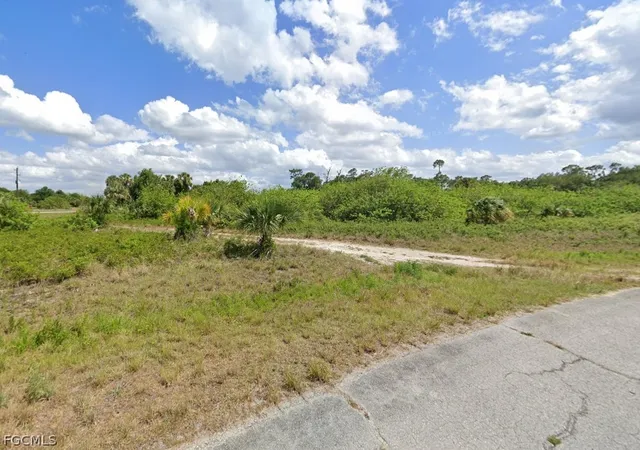 Photo 2 of Land for sale at 523 Independence Dr, La Belle, FL 33935 | MLS# 2026012318 | Listing updated on 2026-03-12
