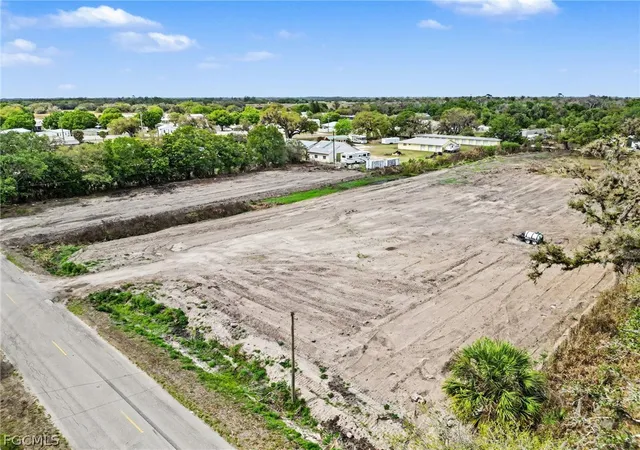 3rd image of 1097 Marshall Field Rd, Labelle, FL 33935 | MLS# 2026012490