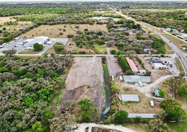 4th image of 1097 Marshall Field Rd, Labelle, FL 33935 | MLS# 2026012490