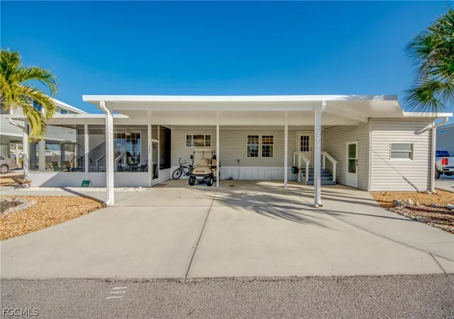 3rd image of 4892 Gulfgate Ln, Saint James City, FL 33956 | MLS# 2026012753