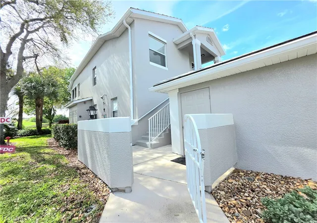 3rd image of 12070 Summergate Cir, Fort Myers, FL 33913