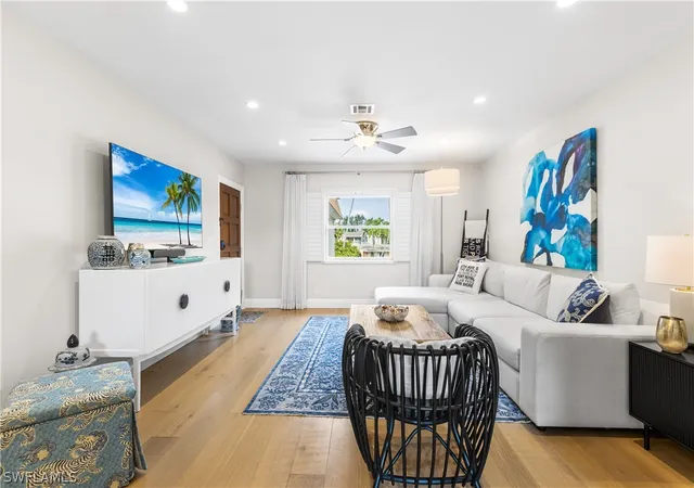 5th image of 940 3Rd St S, Naples, FL 34102