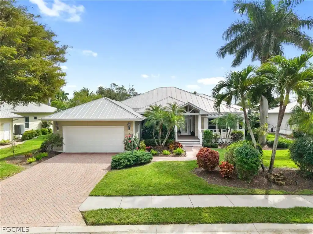 Photo 1 of Single family home for sale at 15567 Caloosa Crk Cir, Fort Myers, FL 33908 | MLS# 2026012783 | Listing updated on 2026-10-23