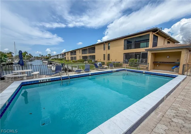 2nd image of 232 Cape Coral Pkwy E, Cape Coral, FL 33904
