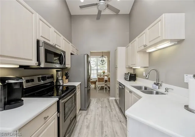 Listing Photo 5 - Condo for sale in building located at 89 Silver Oaks Cir, Naples, FL 34119 - Unit #5-201